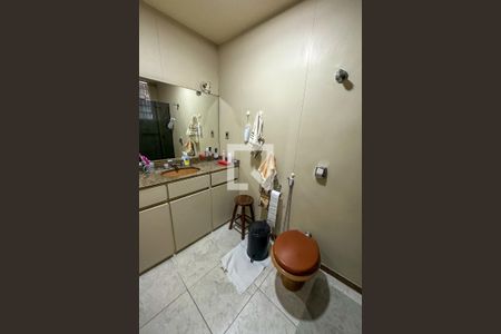 Apartamento à venda com 130m², 3 quartos e 1 vaga Apartamento à venda com 130m², 3 quartos e 1 vagaBanheiro Social