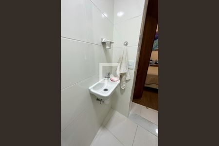 Lavabo Suíte 01 de apartamento à venda com 3 quartos, 130m² em Copacabana, Rio de Janeiro