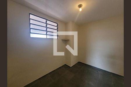Casa à venda com 196m², 4 quartos e 4 vagas Casa à venda com 196m², 4 quartos e 4 vagasQuarto de Serviço