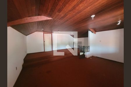 Casa à venda com 196m², 4 quartos e 4 vagas Casa à venda com 196m², 4 quartos e 4 vagasSótão