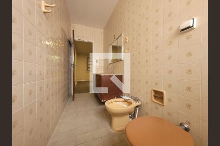 Casa à venda com 196m², 4 quartos e 4 vagas Casa à venda com 196m², 4 quartos e 4 vagasBanheiro da Suíte