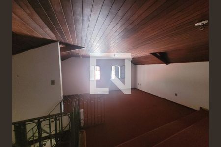 Casa à venda com 196m², 4 quartos e 4 vagas Casa à venda com 196m², 4 quartos e 4 vagasSótão