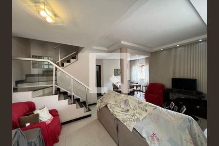 Sala de casa à venda com 3 quartos, 130m² em Alvorada, Contagem