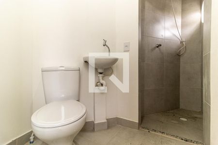 Banheiro de kitnet/studio para alugar com 1 quarto, 28m² em Santa Cecilia, São Paulo