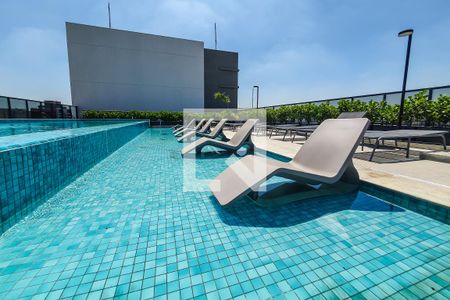 Studio à venda com 27m², 1 quarto e sem vaga Studio à venda com 27m², 1 quarto e sem vagaÁrea comum - Piscina