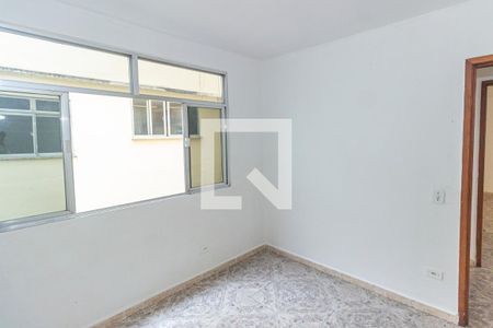 Apartamento para alugar com 45m², 3 quartos e 1 vagaQuarto 2