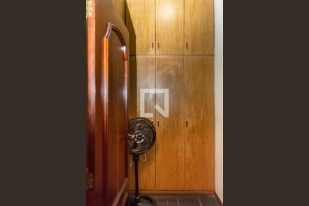 Casa à venda com 300m², 3 quartos e 2 vagasCloset - Quarto 3