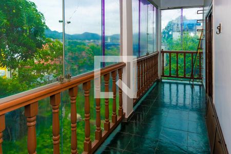 Casa à venda com 300m², 3 quartos e 2 vagasVaranda - Quarto 2