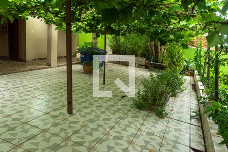 Casa à venda com 300m², 3 quartos e 2 vagasQuintal