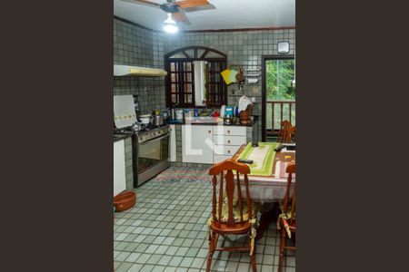 Casa à venda com 300m², 3 quartos e 2 vagasCozinha - Armários