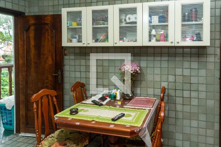 Casa à venda com 300m², 3 quartos e 2 vagasCozinha - Armários