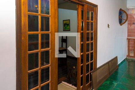 Casa à venda com 300m², 3 quartos e 2 vagasVaranda - Quarto 2