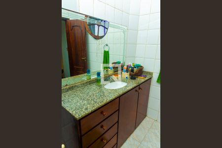 Casa à venda com 300m², 3 quartos e 2 vagasBanheiro - Quarto 2