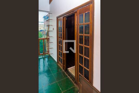 Casa à venda com 300m², 3 quartos e 2 vagasVaranda - Quarto 2