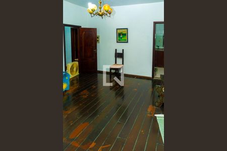 Casa à venda com 300m², 3 quartos e 2 vagasQuarto 2 - Suíte