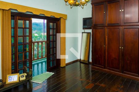 Casa à venda com 300m², 3 quartos e 2 vagasQuarto 2 - Suíte