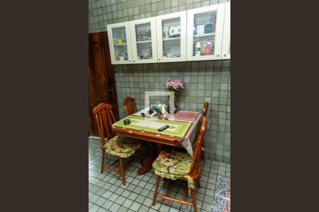 Casa à venda com 300m², 3 quartos e 2 vagasCozinha - Armários