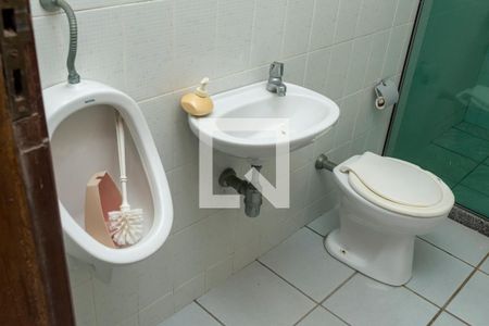 Casa à venda com 300m², 3 quartos e 2 vagasBanheiro da churrasqueira