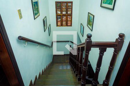 Casa à venda com 300m², 3 quartos e 2 vagasEscada para 2 andar