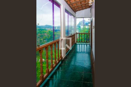 Casa à venda com 300m², 3 quartos e 2 vagasVaranda - Quarto 2