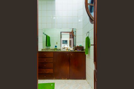 Casa à venda com 300m², 3 quartos e 2 vagasBanheiro - Quarto 2