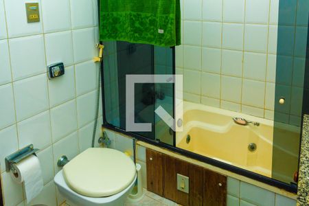 Casa à venda com 300m², 3 quartos e 2 vagasBanheiro - Quarto 2