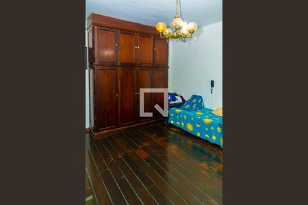 Casa à venda com 300m², 3 quartos e 2 vagasQuarto 2 - Suíte