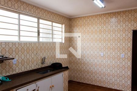 Casa à venda com 80m², 3 quartos e 2 vagas Casa à venda com 80m², 3 quartos e 2 vagasCozinha