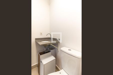 Banheiro de apartamento para alugar com 1 quarto, 24m² em Bela Vista, São Paulo