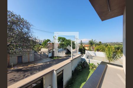 Casa à venda com 170m², 3 quartos e 5 vagas Casa à venda com 170m², 3 quartos e 5 vagasSacada do Quarto 1