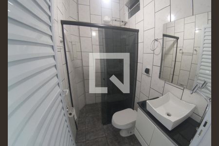 Banheiro de casa para alugar com 1 quarto, 80m² em Jardim das Vertentes, São Paulo
