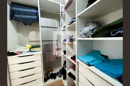 Apartamento à venda com 76m², 3 quartos e 1 vaga Apartamento à venda com 76m², 3 quartos e 1 vagaCloset da suíte