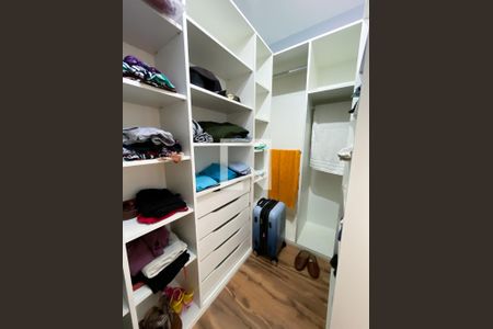 Apartamento à venda com 76m², 3 quartos e 1 vaga Apartamento à venda com 76m², 3 quartos e 1 vagaCloset da suíte