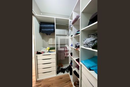 Apartamento à venda com 76m², 3 quartos e 1 vaga Apartamento à venda com 76m², 3 quartos e 1 vagaCloset da suíte