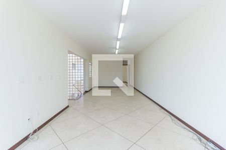 Casa para alugar com 327m², 3 quartos e 2 vagasSala 3