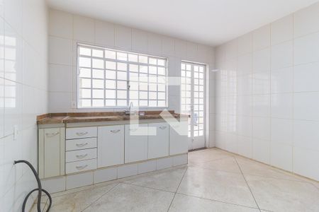 Casa para alugar com 327m², 3 quartos e 2 vagasCozinha