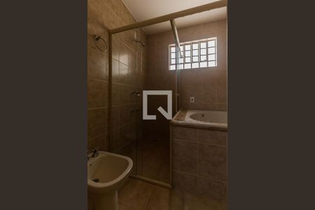 Casa para alugar com 327m², 3 quartos e 2 vagasBanheiro da Suíte