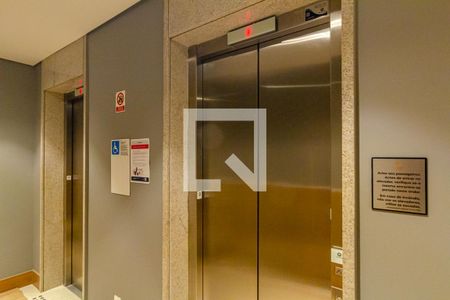 Apartamento à venda com 34m², 2 quartos e sem vagaÁrea comum - Hall de Elevadores