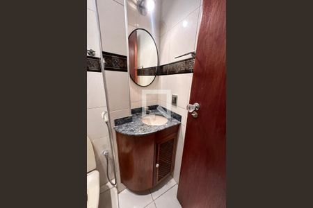 Apartamento para alugar com 206m², 5 quartos e 2 vagas Apartamento para alugar com 206m², 5 quartos e 2 vagasBanheiro Escritório