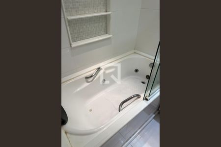 Apartamento para alugar com 206m², 5 quartos e 2 vagas Apartamento para alugar com 206m², 5 quartos e 2 vagasBanheiro Social