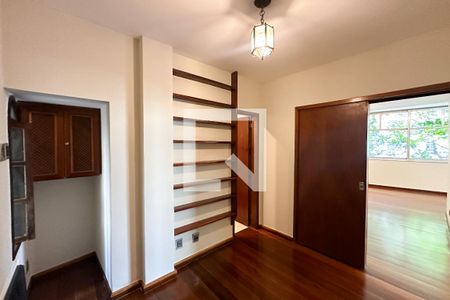 Apartamento para alugar com 206m², 5 quartos e 2 vagas Apartamento para alugar com 206m², 5 quartos e 2 vagasEscritório