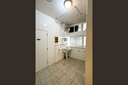 Apartamento para alugar com 206m², 5 quartos e 2 vagas Apartamento para alugar com 206m², 5 quartos e 2 vagasÁrea de Serviço