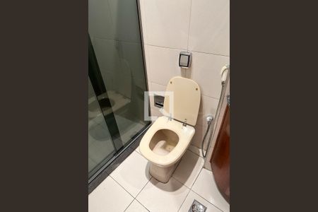 Apartamento para alugar com 206m², 5 quartos e 2 vagas Apartamento para alugar com 206m², 5 quartos e 2 vagasBanheiro Escritório