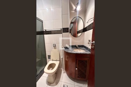 Apartamento para alugar com 206m², 5 quartos e 2 vagas Apartamento para alugar com 206m², 5 quartos e 2 vagasBanheiro Escritório