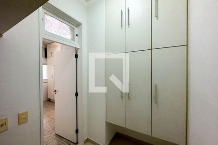 Apartamento para alugar com 206m², 5 quartos e 2 vagas Apartamento para alugar com 206m², 5 quartos e 2 vagasQuarto de Serviço