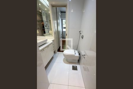 Apartamento para alugar com 206m², 5 quartos e 2 vagas Apartamento para alugar com 206m², 5 quartos e 2 vagasBanheiro Suíte