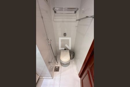 Apartamento para alugar com 206m², 5 quartos e 2 vagas Apartamento para alugar com 206m², 5 quartos e 2 vagasBanheiro Social
