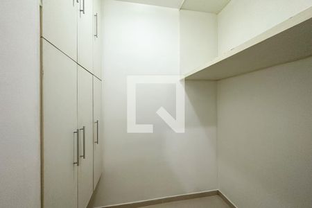 Apartamento para alugar com 206m², 5 quartos e 2 vagas Apartamento para alugar com 206m², 5 quartos e 2 vagasQuarto de Serviço