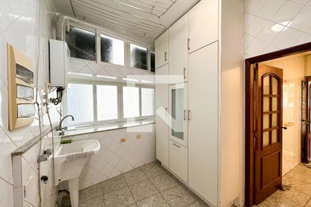 Apartamento para alugar com 206m², 5 quartos e 2 vagas Apartamento para alugar com 206m², 5 quartos e 2 vagasÁrea de Serviço