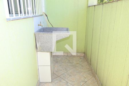 Casa para alugar com 70m², 2 quartos e 1 vagaÁrea de Serviço
